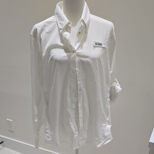 Columbia White Casual Sun Shirt - UPF 40. Omni Shade Protection